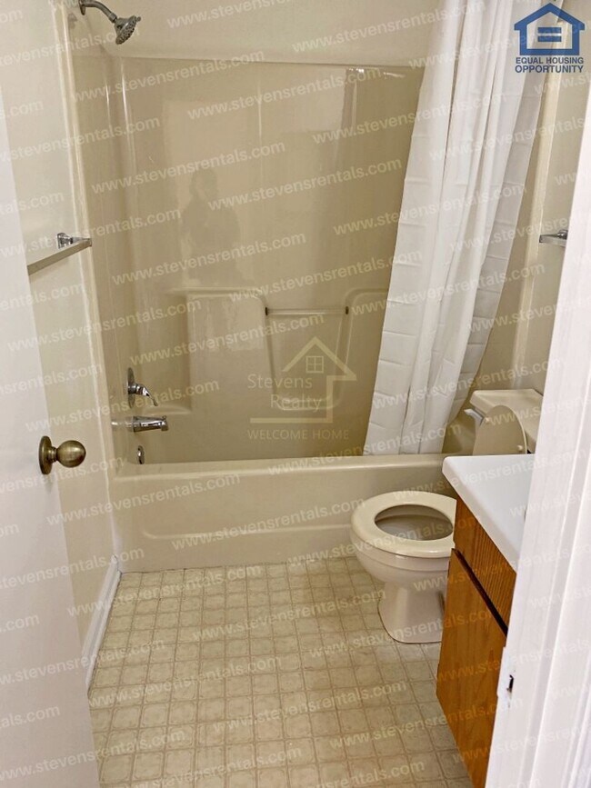 Photo - 106 Vinewood Rd