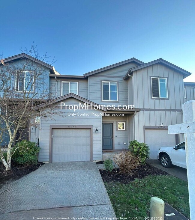 Building Photo - Beautiful Damascus Three Bedroom Townhouse in Wind Swept Waters!