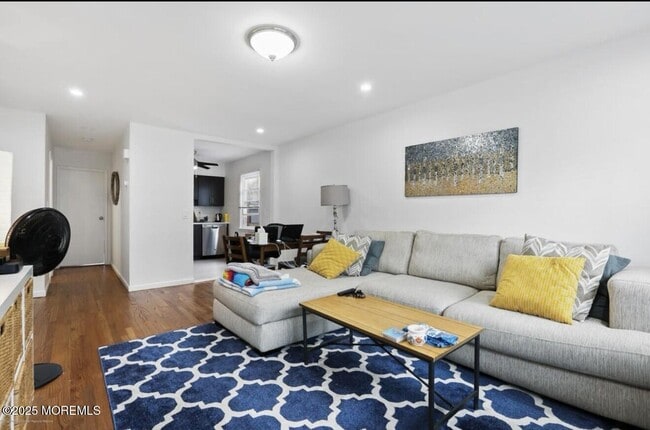 Photo - 468 2nd Ave Unidad 1