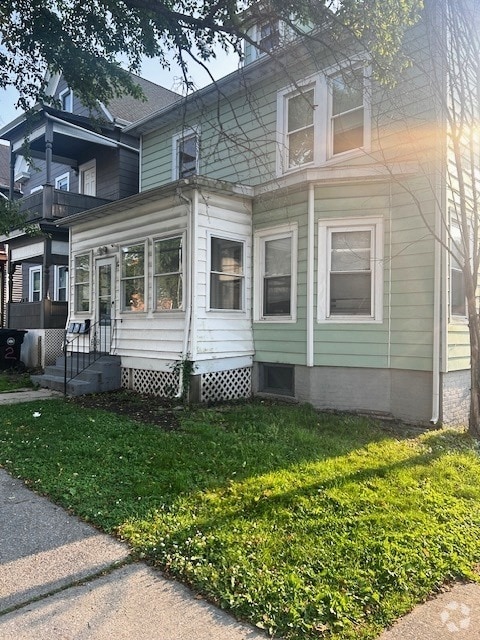 Building Photo - 82 N Hamilton St Unit 82 N. Hamilton St.  1 Rental