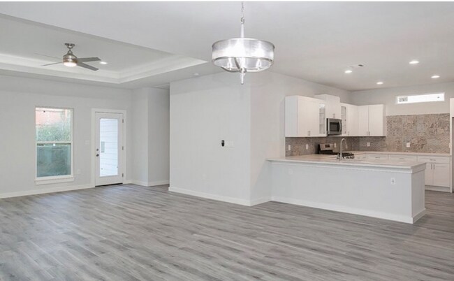 Photo - 414 Avenue E