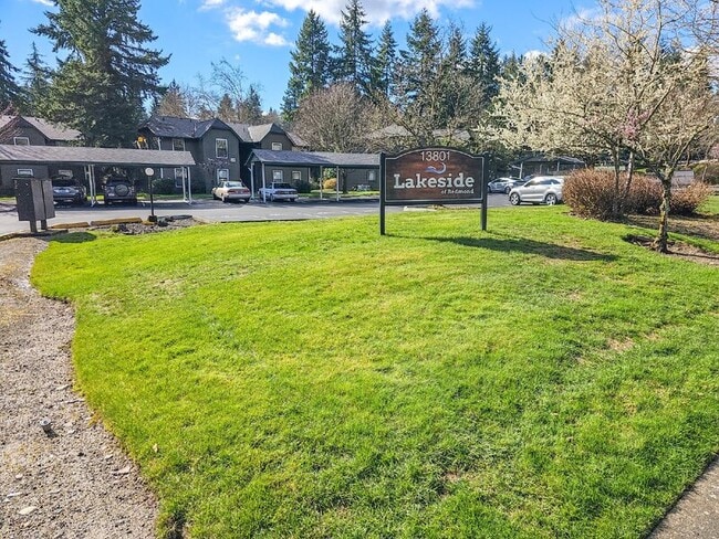 Building Photo - 13801 Old Redmond Rd