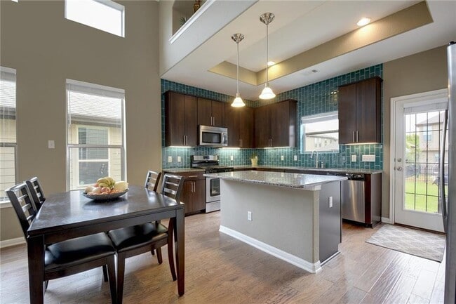 Photo - 7233 Menchaca Rd