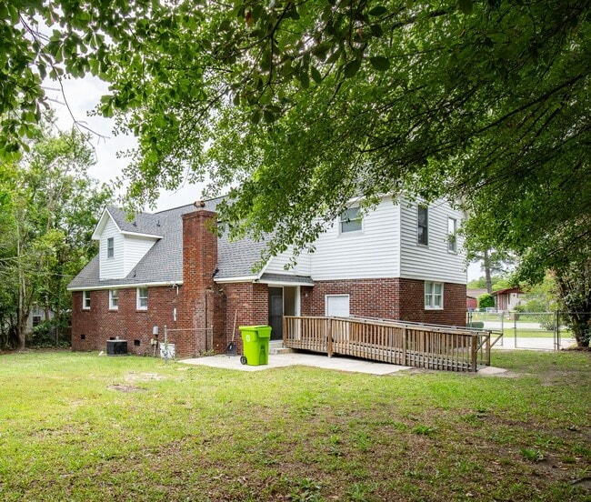 Photo - 1600 S Beltline Blvd