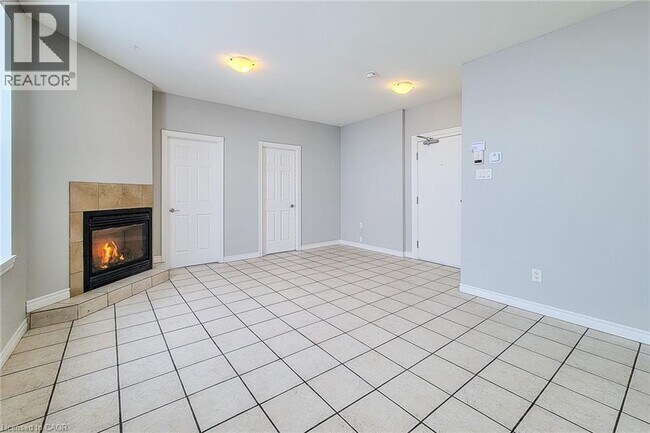 Photo - 340 Barton St E Unit 1