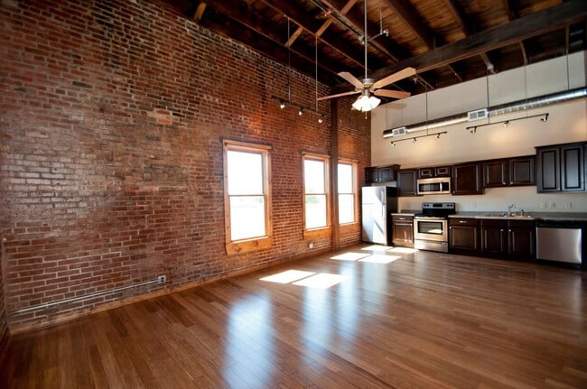 Building Photo - Union Biscuit Warehouse 202 Unit UB 202