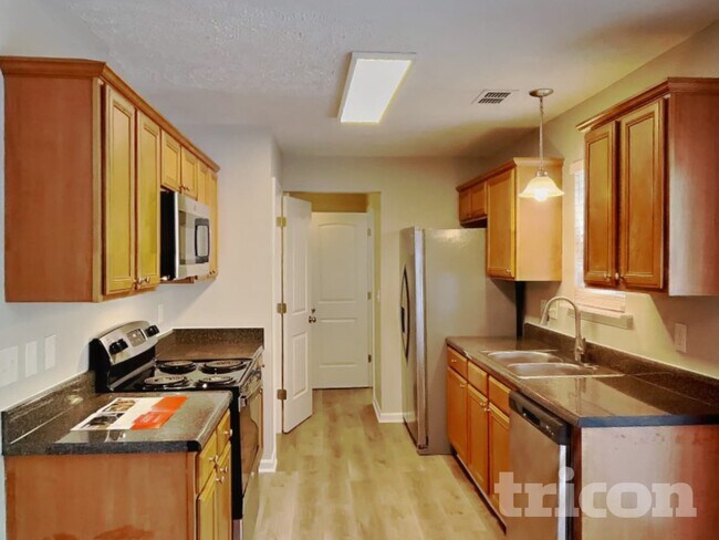 Photo - 108 Tulip Grove Point