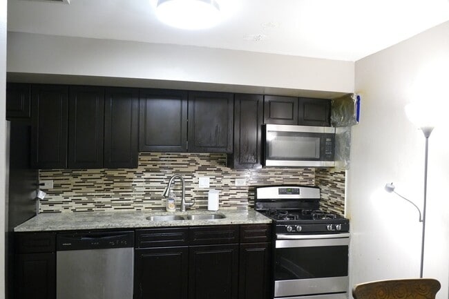 Photo - 7724 Woodward Ave Unidad 14-8G