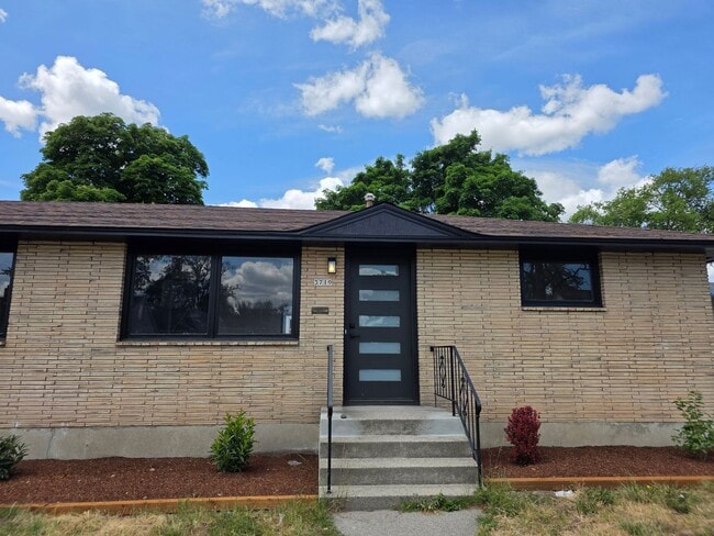 Building Photo - 3717 N Perry St Unit 3719
