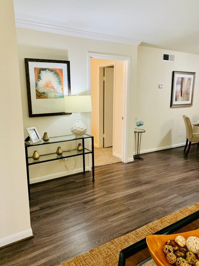 Photo - Luxury 1-Bed with Courtyards & Top Features! Unit GRP1