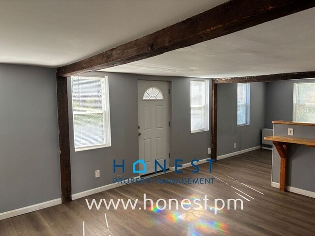 8 Green St Unit 1