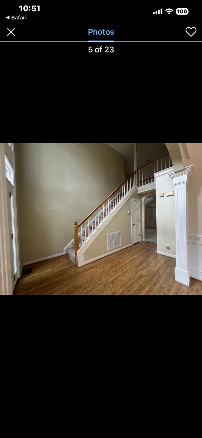 809 Barneswyck Dr