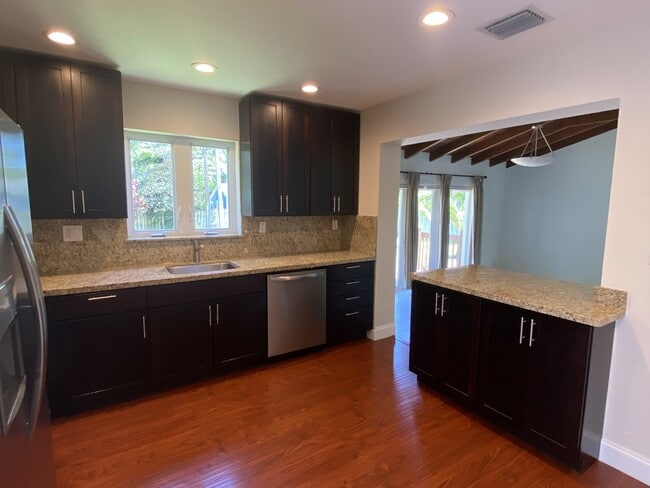 Photo - 300 NE 17th Ave