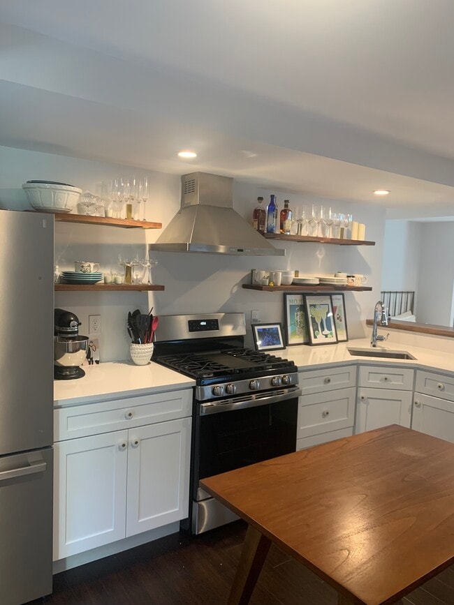 Building Photo - 17 Parker St Unit 1 Garden Level