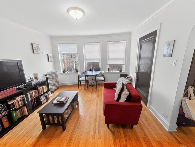 Photo - Spacious 1 BR - New Renovation Near the Lake on Quiet Block! Unit 6636-2E
