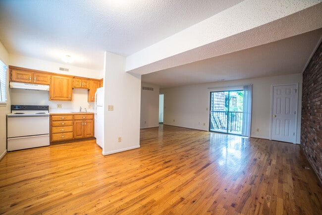 Photo - 4012 Oak St Unit 64111
