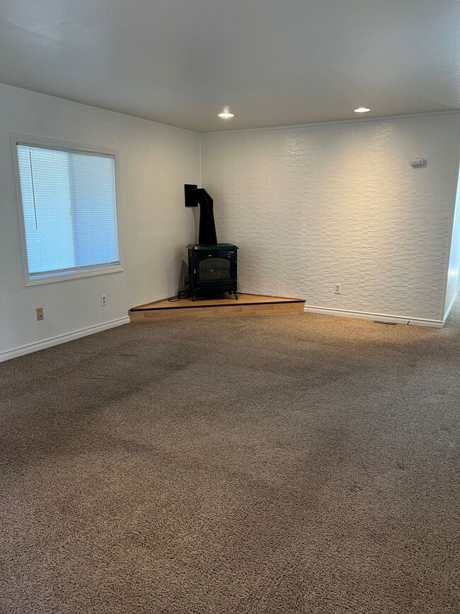 Photo - 2 Bedroom 1 bath in Suburbs