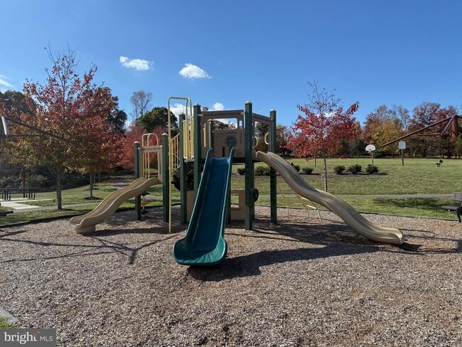 Photo - 1542 Kinnaird Terrace NE