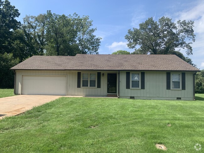 Building Photo - 23 Live Oak Pl Rental