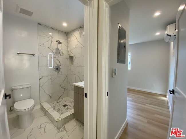 Photo - 3207 W 3rd St Apartment Unit 3