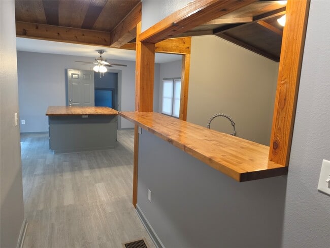 Photo - 101 Hackberry St
