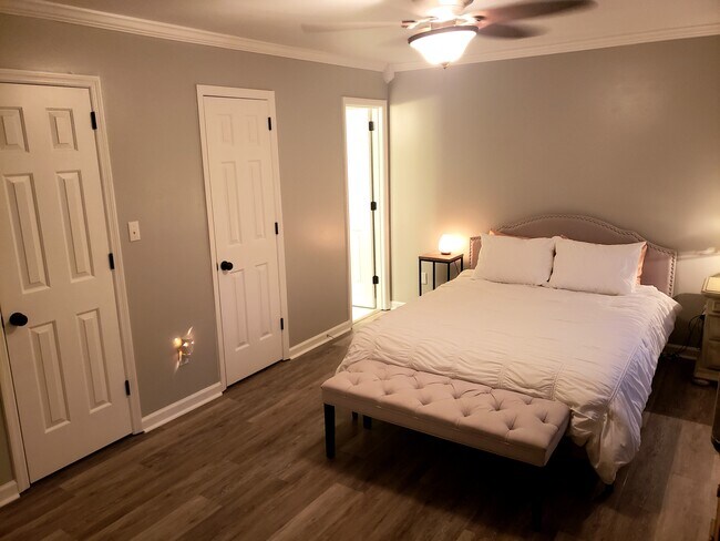 Photo - 2845 Wynterhall Rd SE