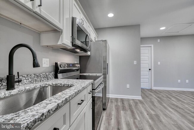 Photo - 6722 Brentwood Ave Unit 2FL