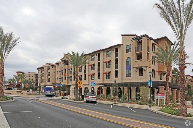 Paseo Pointe - Paseo Pointe Apartments