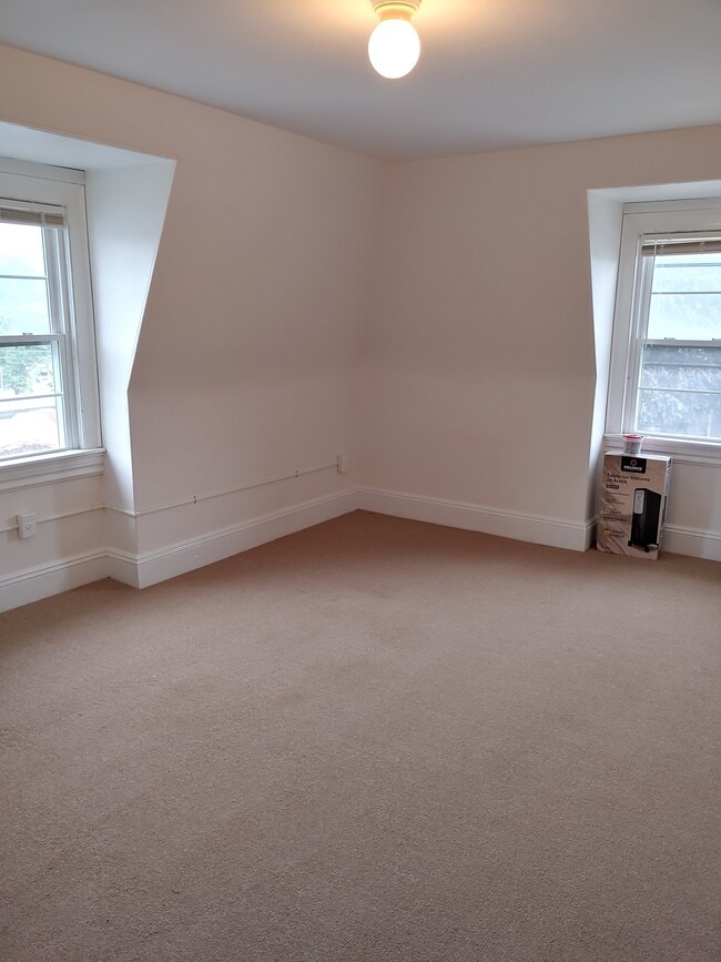 Photo - 321 Main St Unit 5