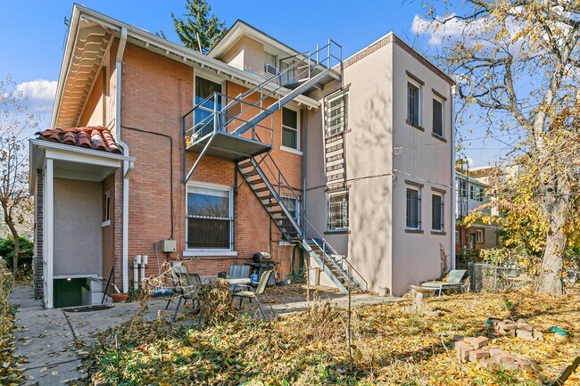 Photo - 832 Emerson St