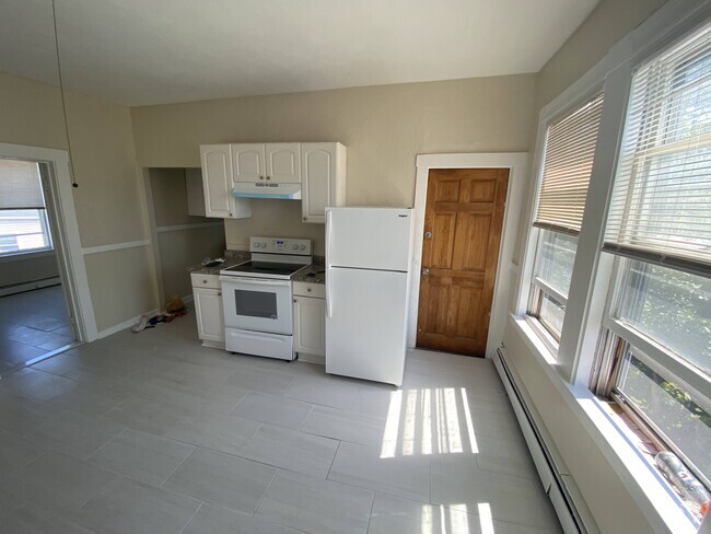 Building Photo - 12 Shepard St Unit 3rd Floor Rental
