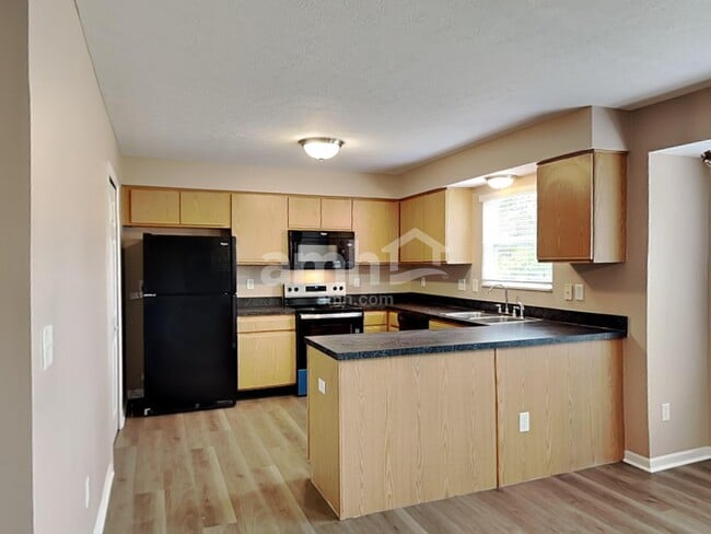 Photo - 5841 Privilege Dr