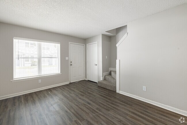 2BR, 1BA - 915SF - Tristan Townhomes