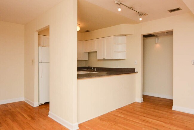 Photo - 1225 N LaSalle St Unit A5