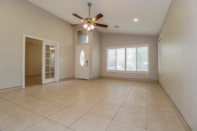 Photo - 1616 S 82nd Dr