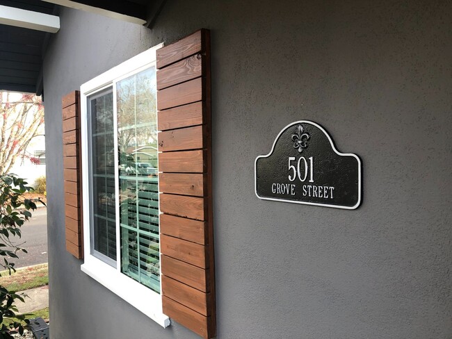 Photo - Newly Updated 2 Bedroom Unit in the heart of Roseville!