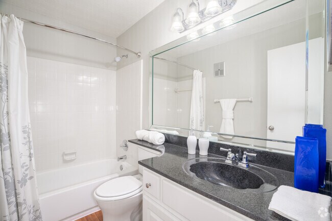 Dune 2BR, 2BA - 1,325SSF - Second Bathroom