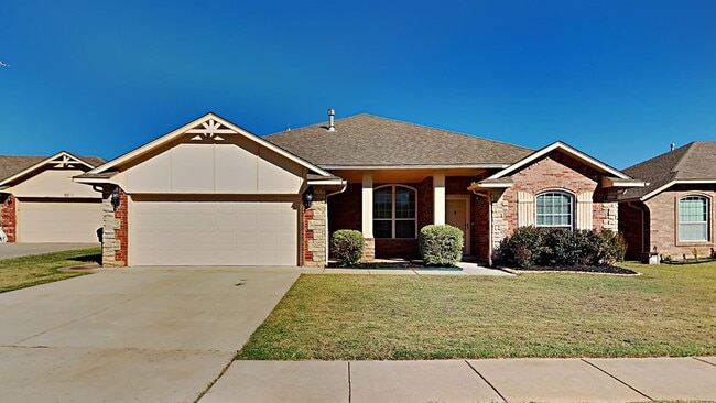 Photo - 4 Bedroom 2 Bathroom Home - Midwest City