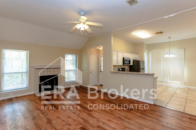 2407 Armadillo Dr