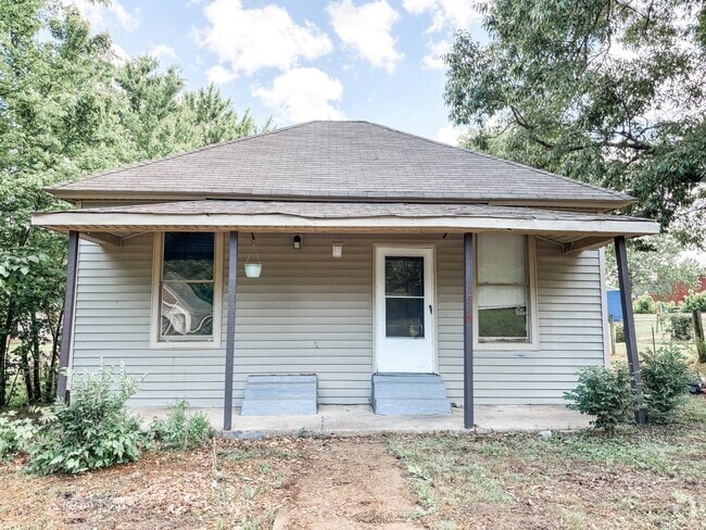 Building Photo - 1518 S College St Rental