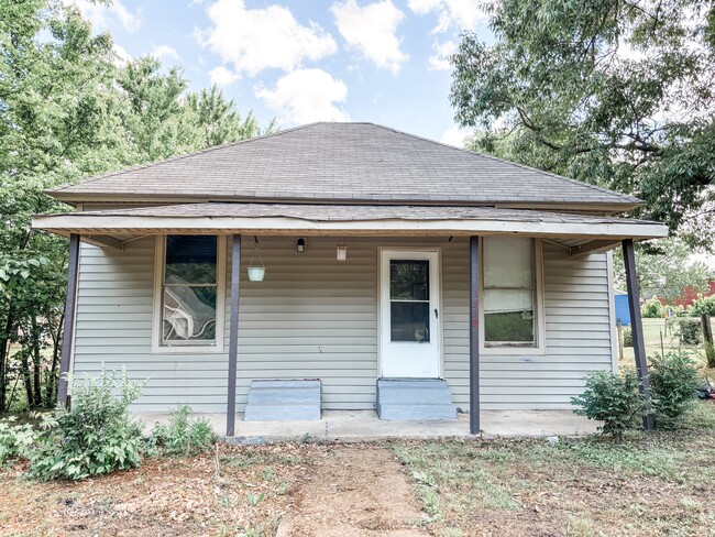 Photo - 1518 S College St Casa