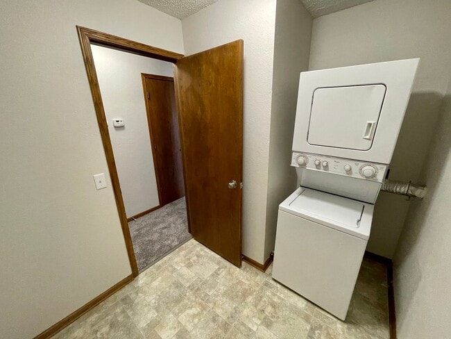 Willow Creek Apartments
