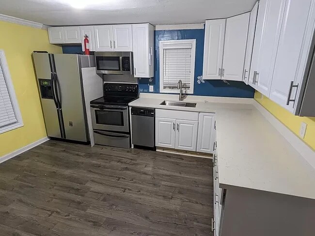 Photo - 203 Johnson St