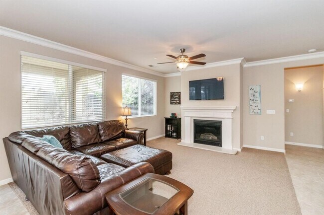 Photo - Newly Built 3/2 near Clovis East High School