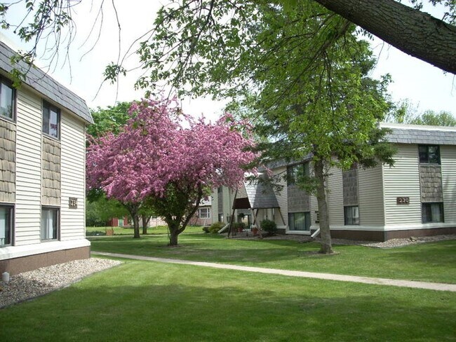 Photo - 232 1st St NW