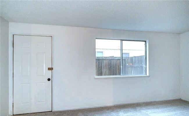 Photo - 10332 15th Avenue Ct E Unidad Townhouse