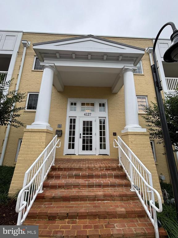 Photo - 4127 S Four Mile Run Dr Apartment Unit 302