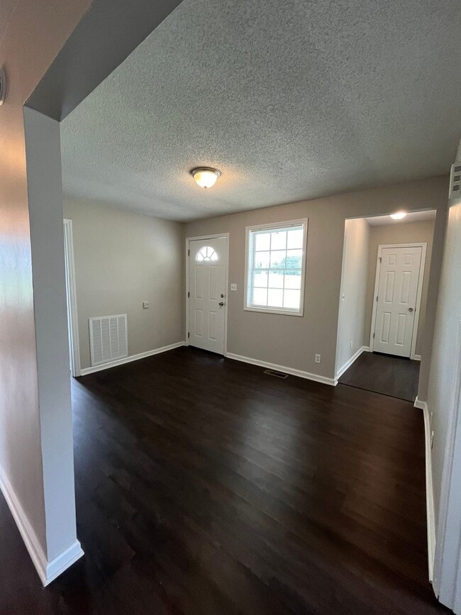 Photo - 314 Snowden Dr