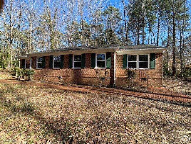 Building Photo - 811 Longleaf Dr Rental