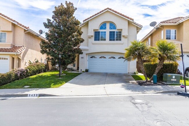 Building Photo - 4 Bedroom Home in The Promenade at La Costa!